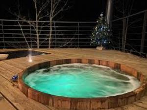 Rebeu puceau propose week-end jacuzzi femme  mes frais 